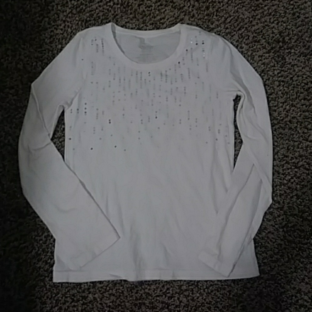 White sleeve shirt